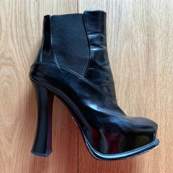 Elegance, with an edge!  Exquisite and RARE Prada booties, 35 - Picture 1 of 10